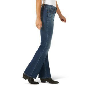 Lee Women's Mid-Rise Bootcut Jean